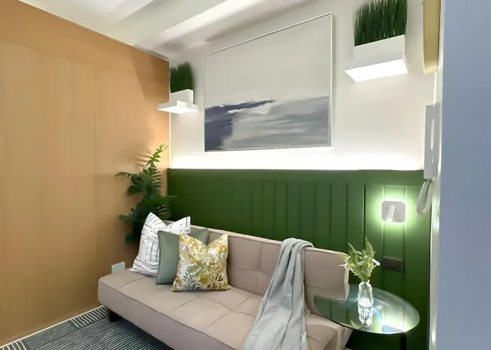 Modern Elegance At Red Residences L Wifi Netflix I Red Res 2514 * Manila